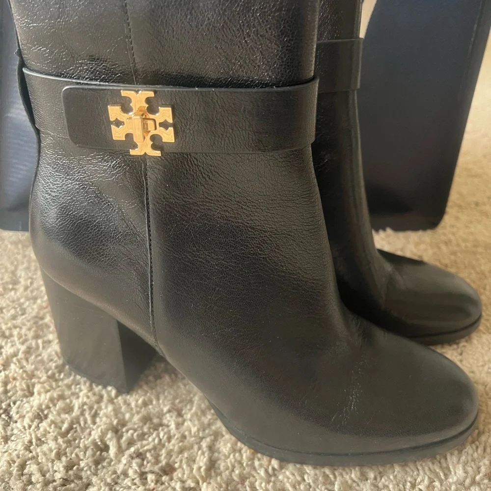 Tory Burch Black Ankle Boots Sleek Leather Block Heel - Picture 5 of 8